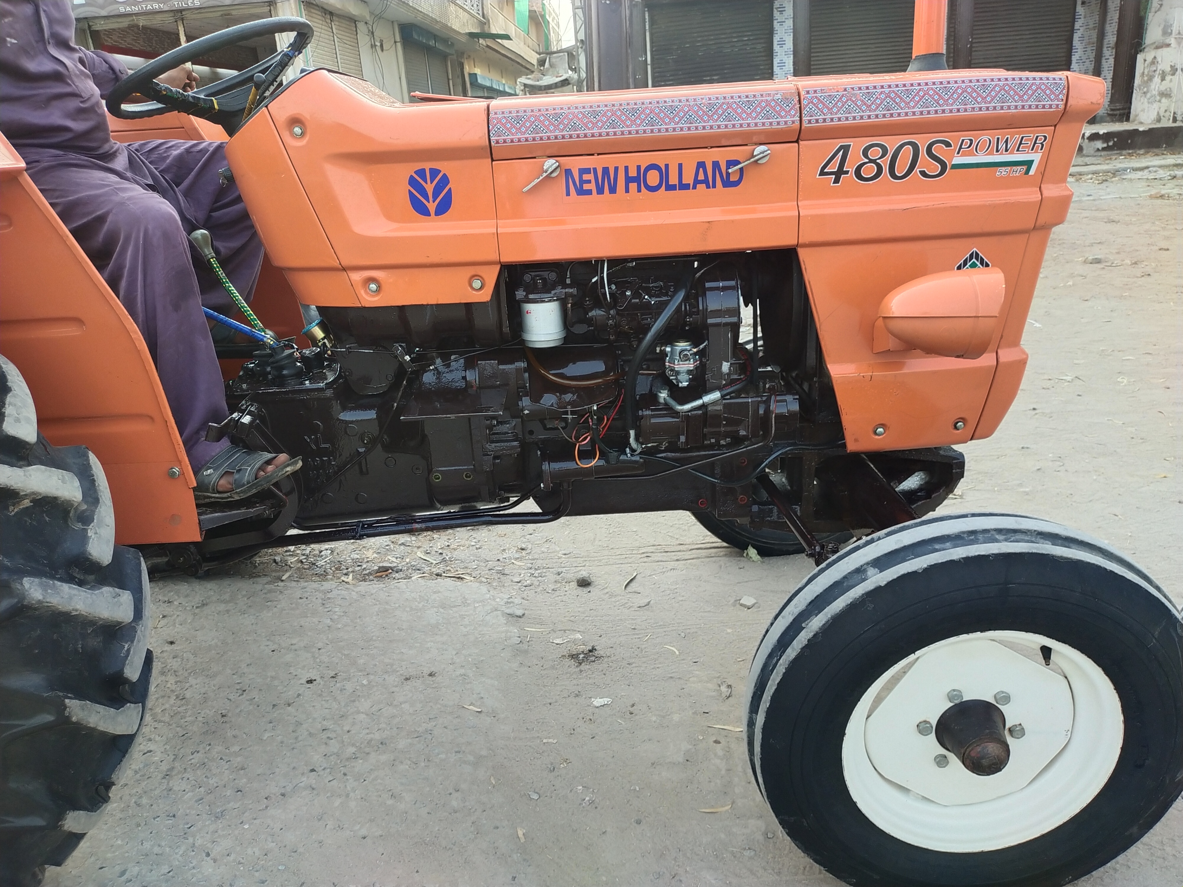 New Holland NH480 Power Steering Tractor
