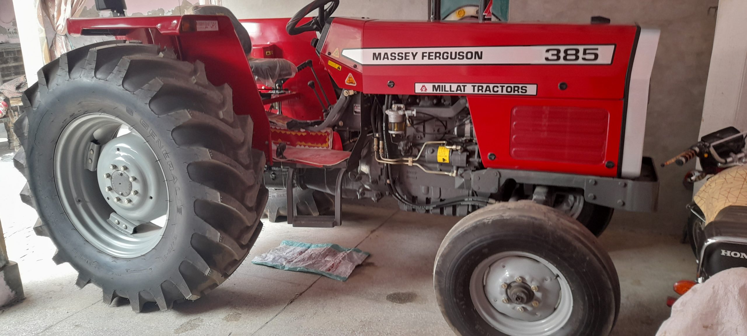 Massey Ferguson MF385 new tractor
