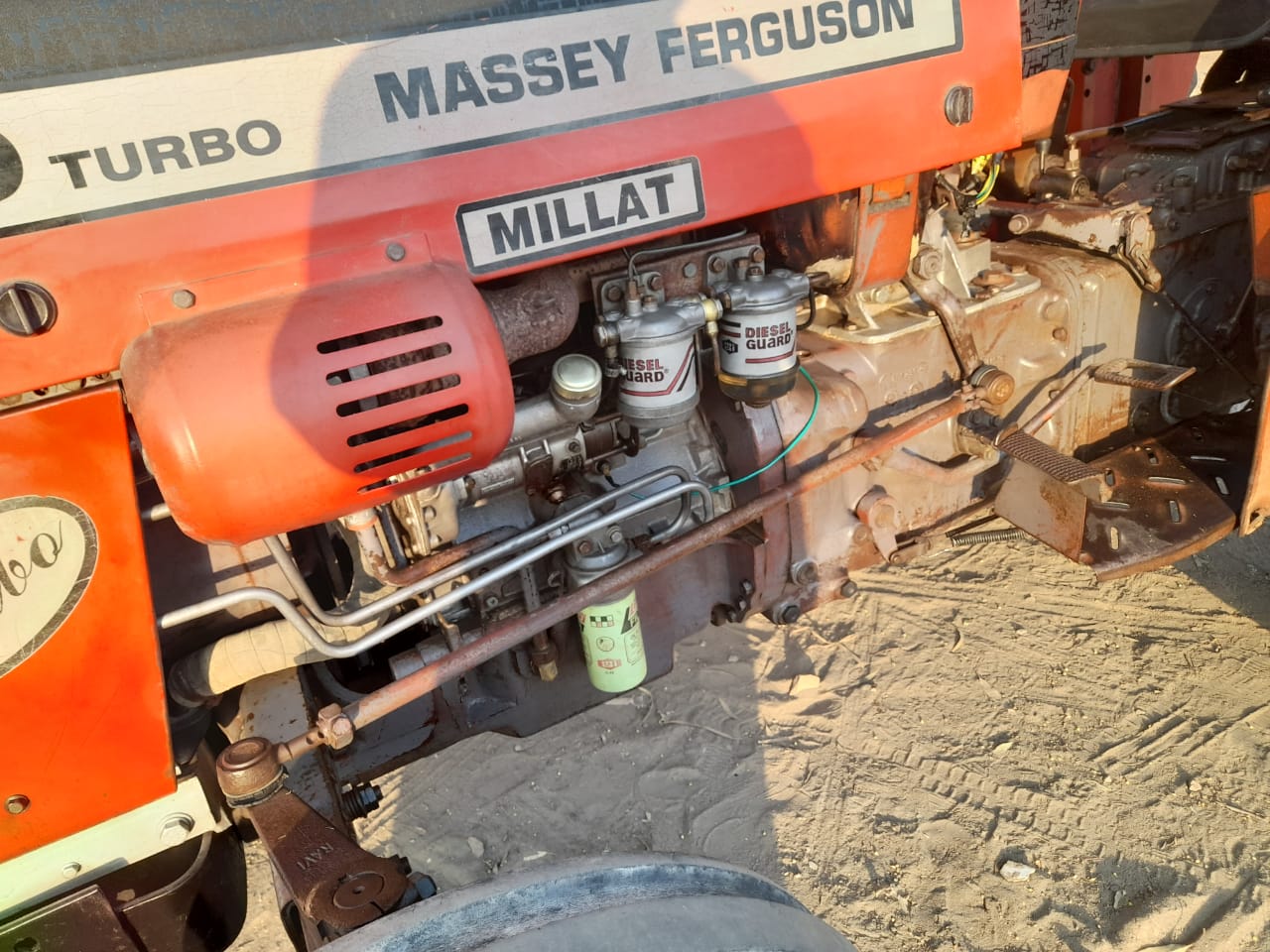 MF 260 model 2004 for sale